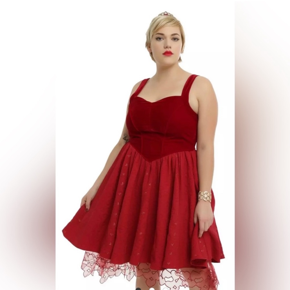 NWT Torrid Alice in Wonderland Queen of Hearts Iracebeth Costume Pinup Cosplay